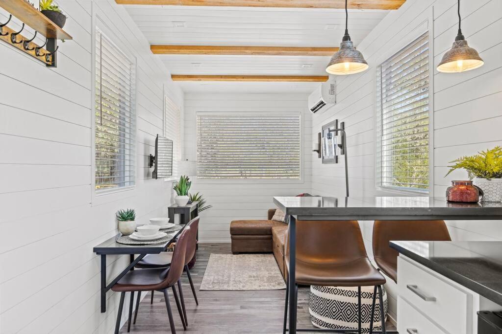 New! The Texas Longhorn-Luxury Container Home Fredericksburg Eksteriør billede