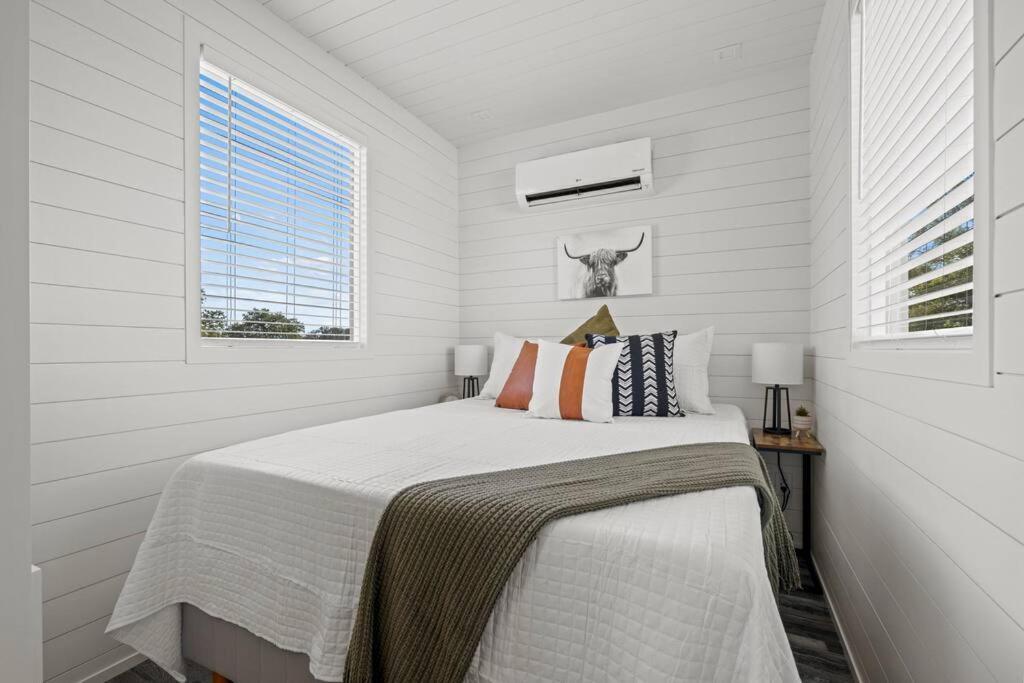 New! The Texas Longhorn-Luxury Container Home Fredericksburg Eksteriør billede