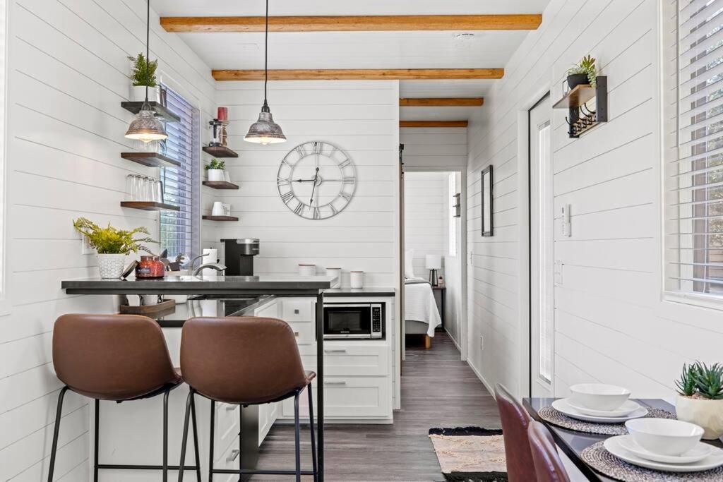 New! The Texas Longhorn-Luxury Container Home Fredericksburg Eksteriør billede