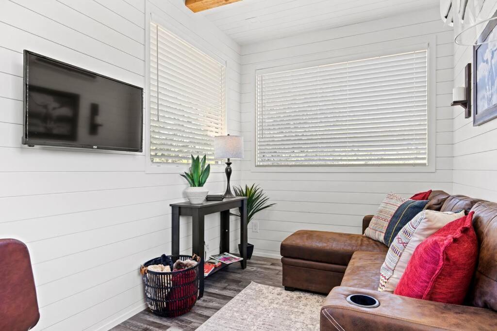 New! The Texas Longhorn-Luxury Container Home Fredericksburg Eksteriør billede