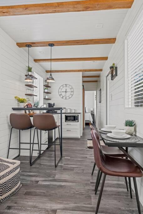 New! The Texas Longhorn-Luxury Container Home Fredericksburg Eksteriør billede
